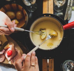 Quels vins boire avec une Raclette, une fondue ou une tartiflette ?